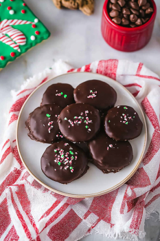 Homemade Peppermint Patties: Chocolate and Mint Perfection